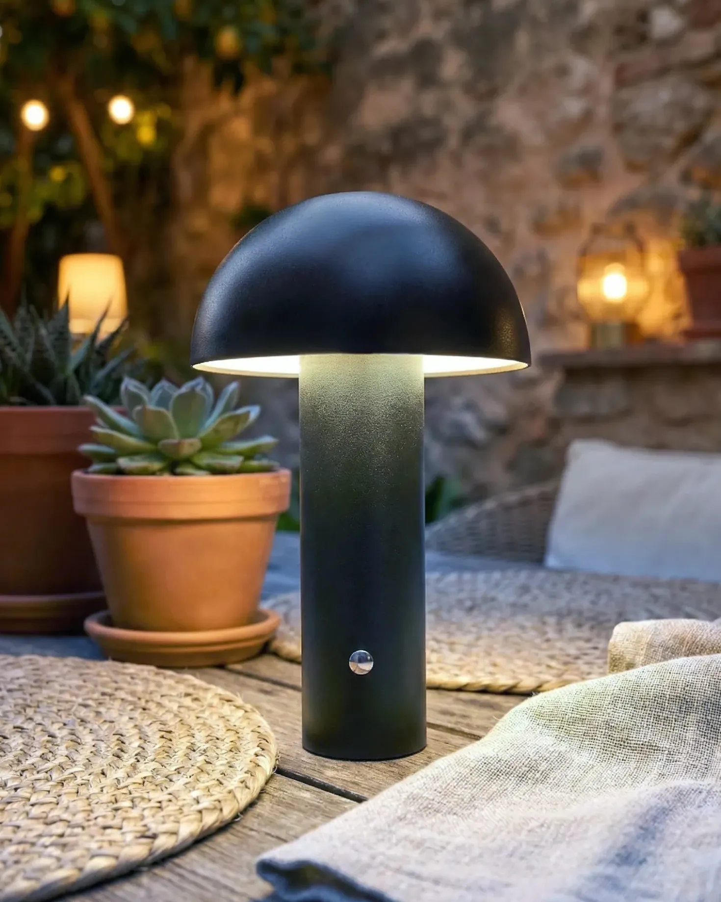 Trådløs LED-bordlampe BOJO Med dæmpning Metal Sort