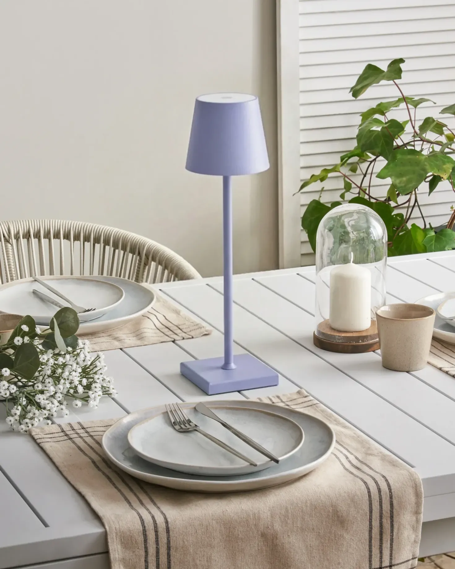 Trådløs LED-bordlampe BACEIRO Metal Lysviolet
