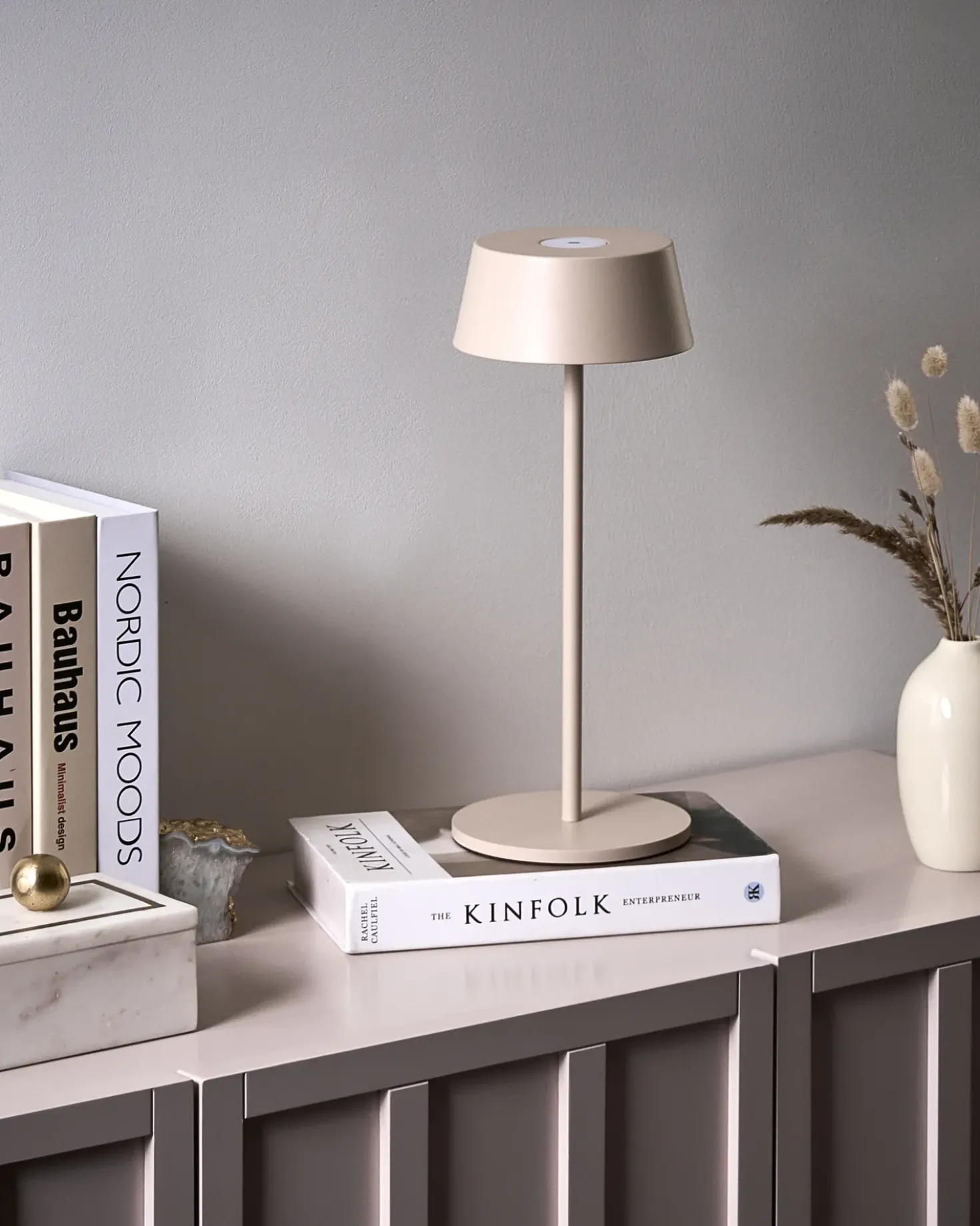 Trådløs LED-bordlampe GUDER Med dæmpning Metal Beige