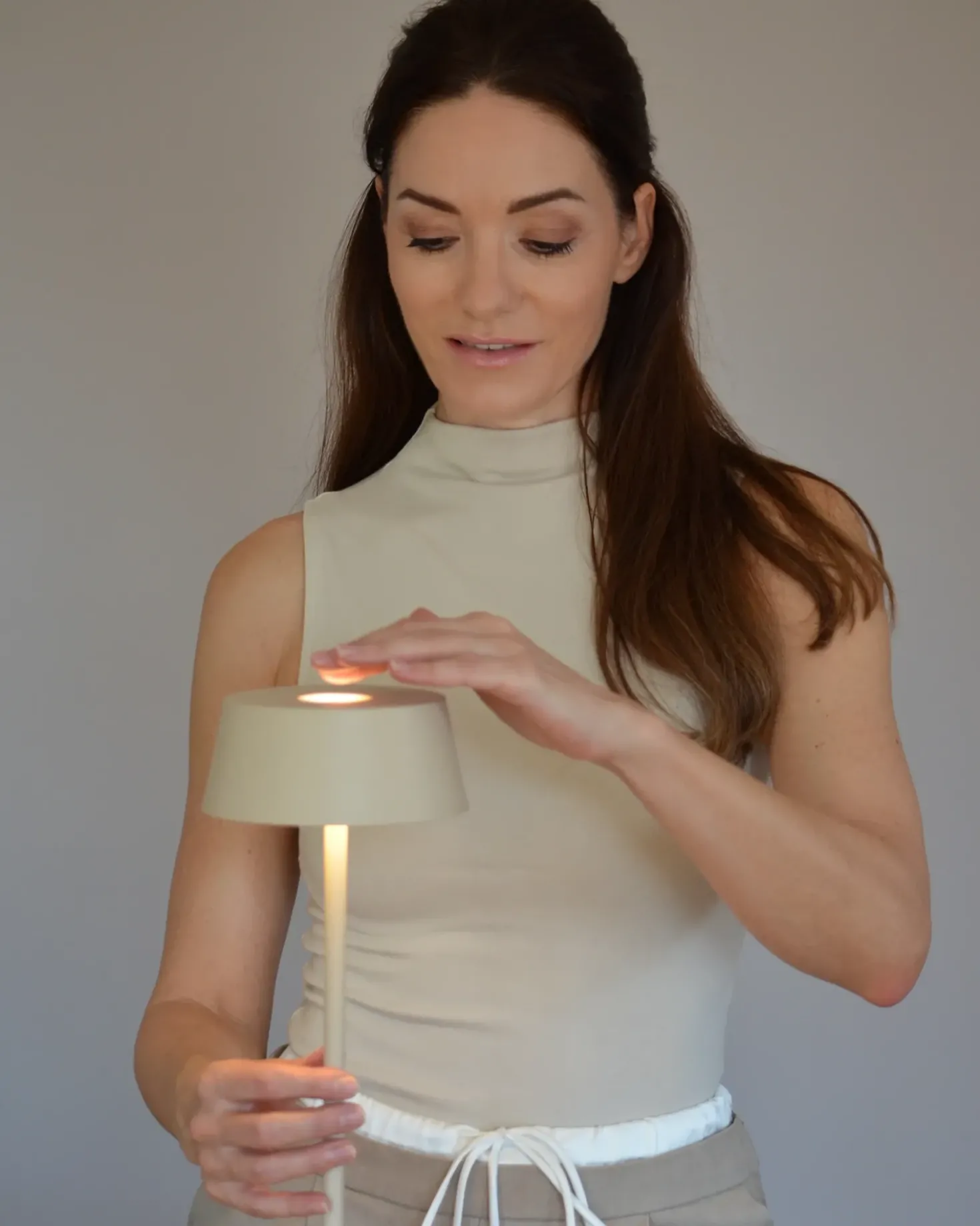 Trådløs LED-bordlampe GUDER Med dæmpning Metal Beige