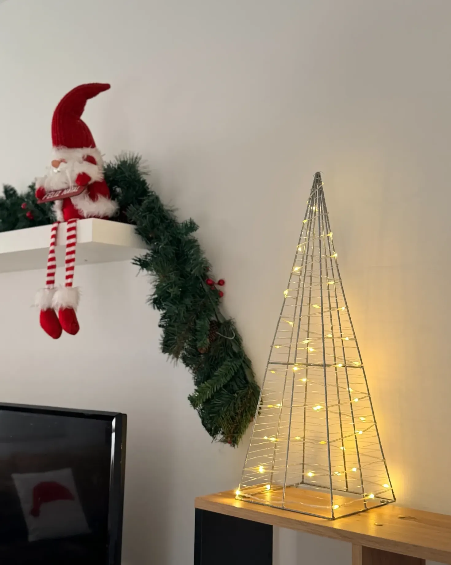 Udendørs dekoration LED PUKSALA Juletræ 60 cm Sølv