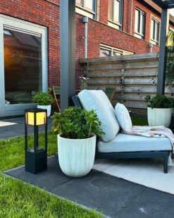 Udendørs LED-bedlampe med solceller LOON Sort