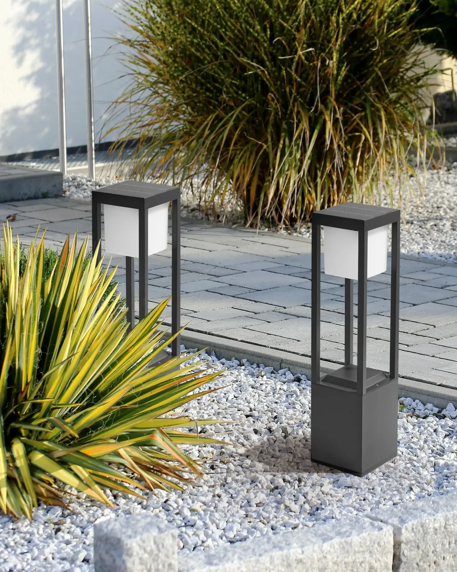 Udendørs LED-bedlampe med solceller LOON Sort